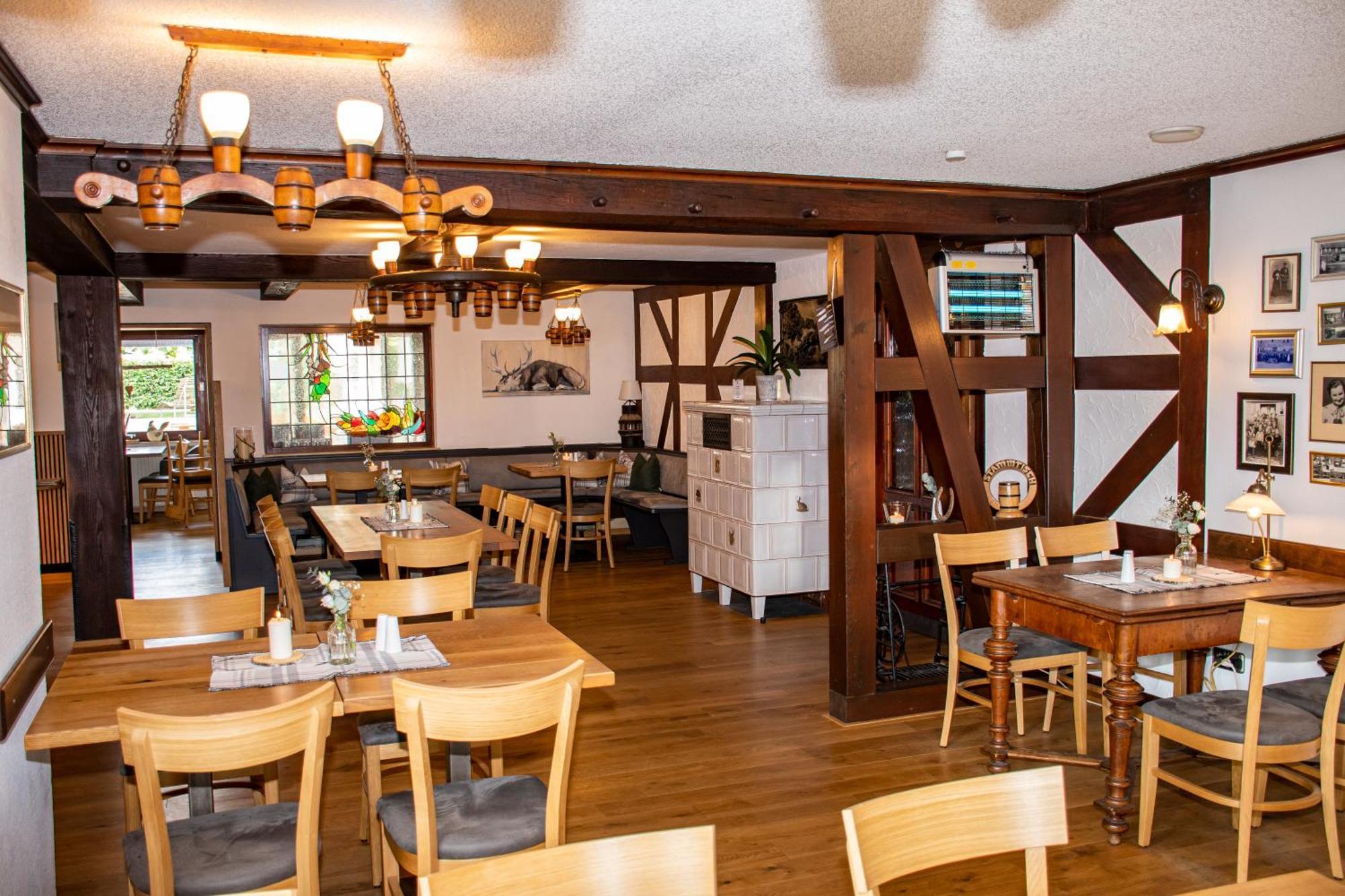 Deutsches Haus Hotel Restaurant Gastwirtschaft Biergarten Am Radweg Bermuthshain Exterior foto