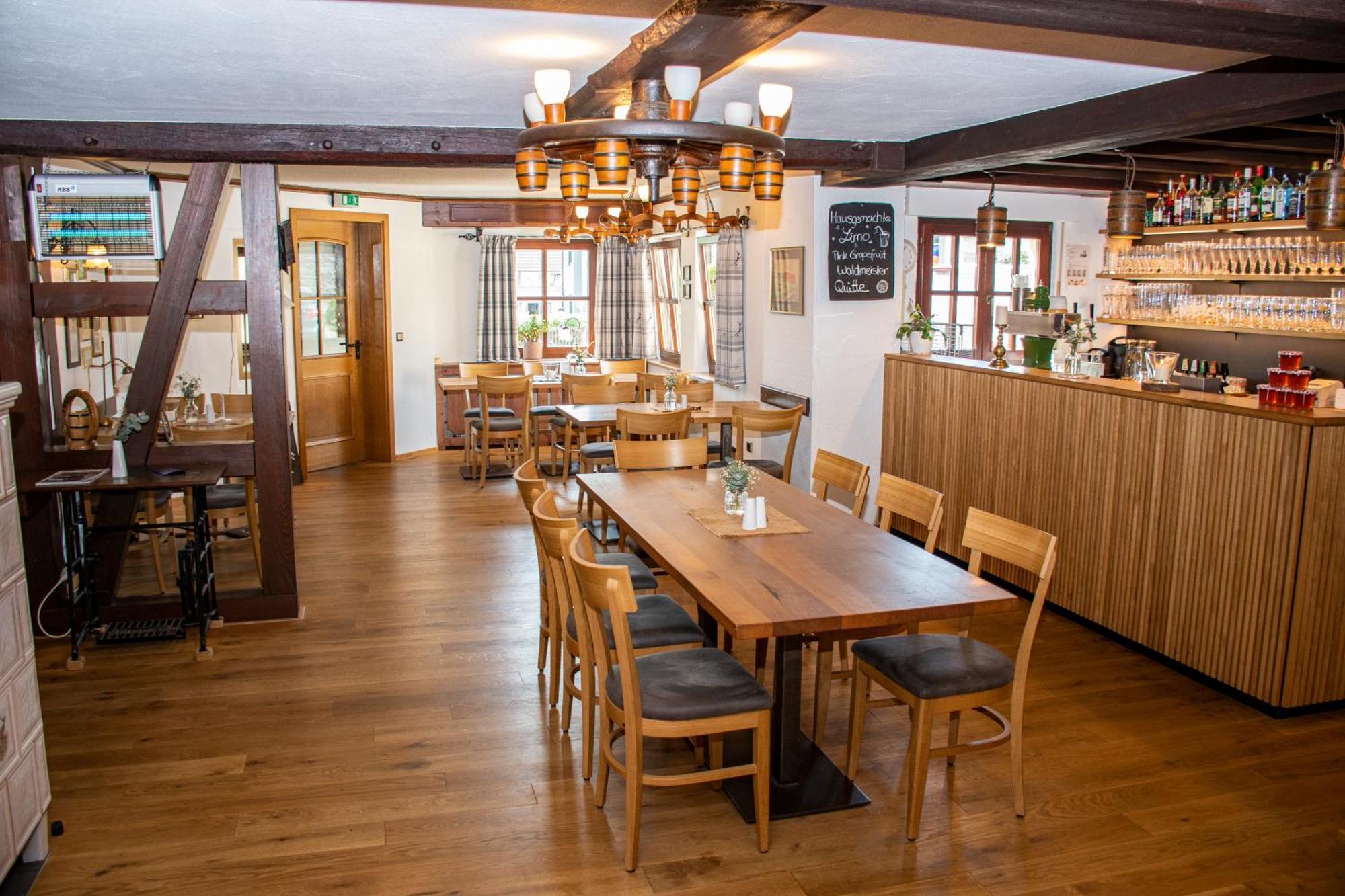 Deutsches Haus Hotel Restaurant Gastwirtschaft Biergarten Am Radweg Bermuthshain Exterior foto